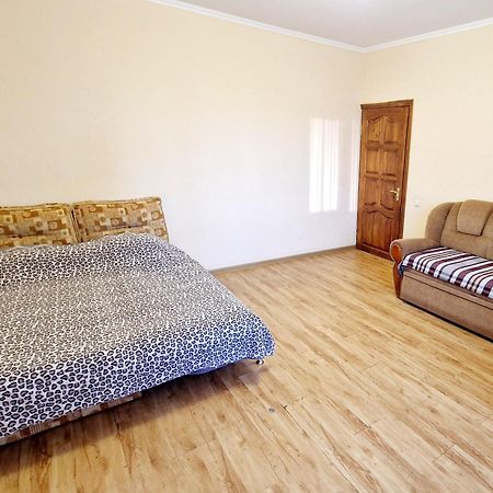 Apartment On Kravchuka, 11B Lutsʼk المظهر الخارجي الصورة