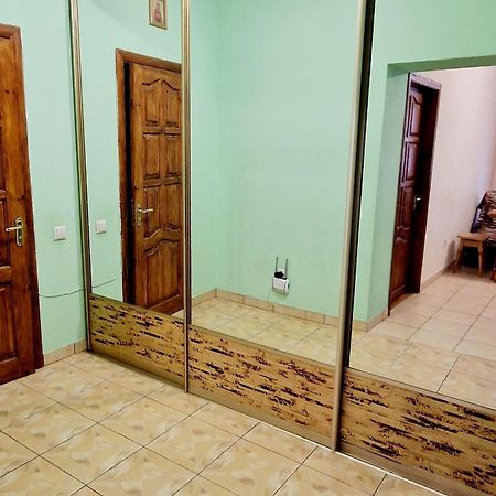 Apartment On Kravchuka, 11B Lutsʼk المظهر الخارجي الصورة